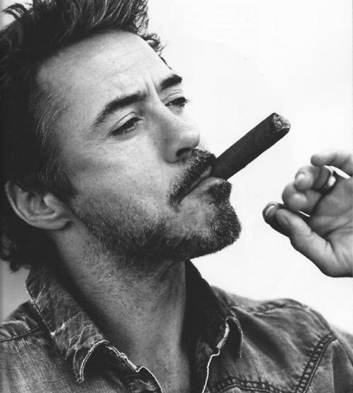 Robert-Downey-Jr-Smoking-Cigar