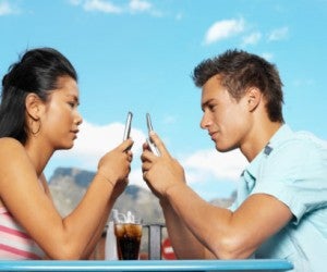 Texting-Couple