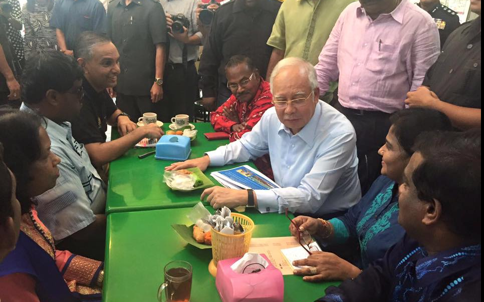 Najib Pays Surprise Visit To Indian Restaurant, Facebook Post Flooded With Fake Accounts? - World Of Buzz 2