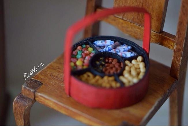 Malaysian Artist Crafts Insanely Cute Miniature Versions Of All Your Childhood Snacks - World Of Buzz 9