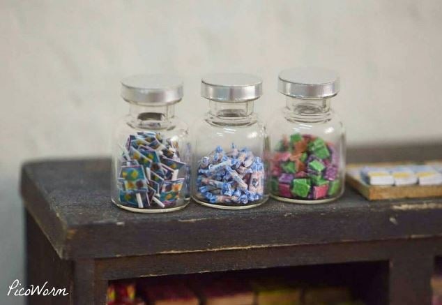 Malaysian Artist Crafts Insanely Cute Miniature Versions Of All Your Childhood Snacks - World Of Buzz 10