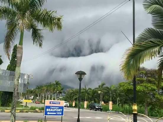 Malaysians Shocked To See Hurricane-Looking Clouds Overhead - World Of Buzz