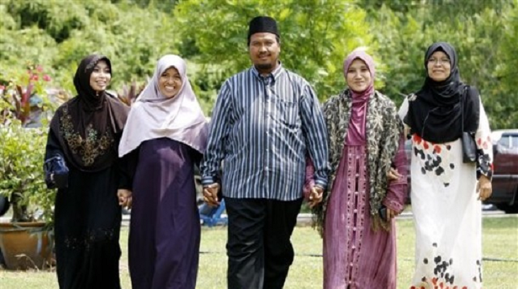 Terengganu 'Agency' Offers Muslim Men Polygamy Services For Only Rm3,500 - World Of Buzz