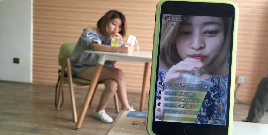 Girls In China Can Earn Up To $20,000 (Rm80,000) A Month Just By Live Streaming Their Lives Online - World Of Buzz