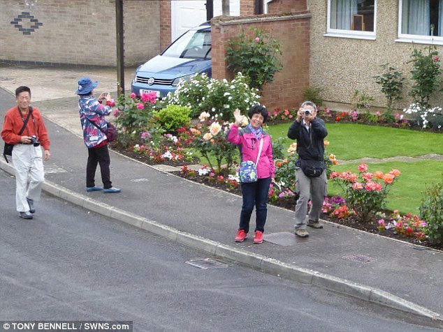 Locals Have No Idea Why Hoards Of Asian Tourists Swarm Their 'Unremarkable' English Village - World Of Buzz