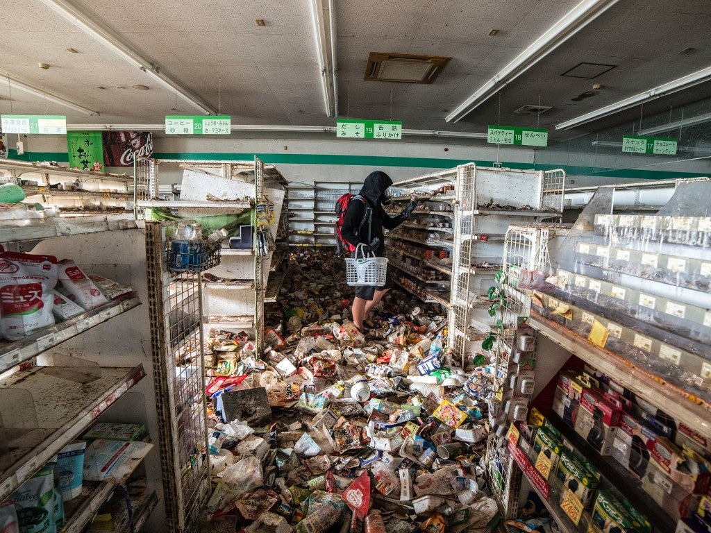 Malaysian Sneaks into Fukushima Exclusion Zone And Captures The Eerie Ghost Town - World Of Buzz 2