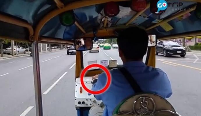 Tourists Robbed While In Tuk Tuk, Catches Driver In Cahoots With Robbers - World Of Buzz
