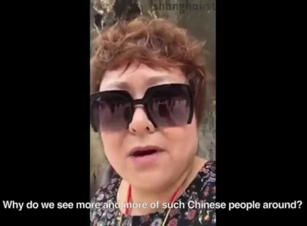 Chinese Woman Calls Out China Tourist For Acting Uncivil - World Of Buzz 10