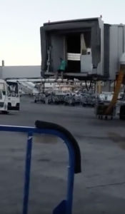 Guy Determined Not To Miss Flight Parkours Over Departure Gate and Runs Across Airport Tarmac - World Of Buzz 6