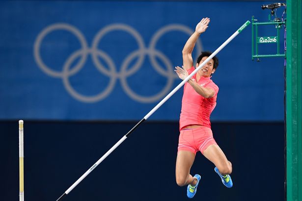 Japanese Pole Vaulter Hiroki Ogita Knocked Out of the Olympics by his own Manhood - World Of Buzz