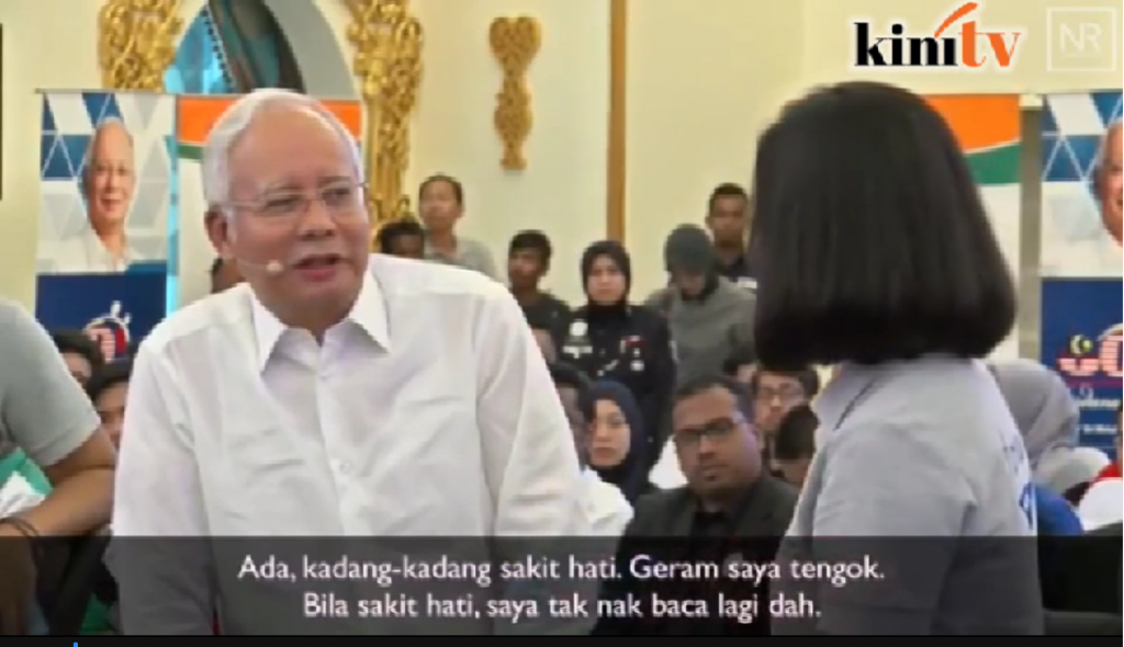 Najib Confesses That It Hurts When He Reads Comments On Facebook - World Of Buzz