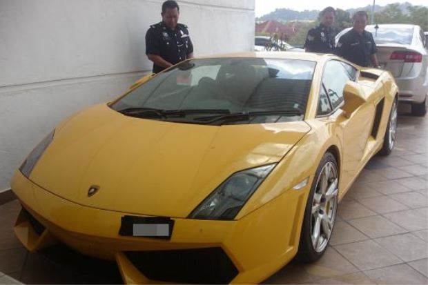 Robber Robbed Of Stolen Lambo - World Of Buzz 1