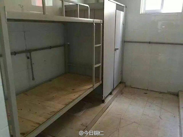 School In China Converts Public Bathrooms Into Dorm Rooms And It Looks Like Sh*T - World Of Buzz 1