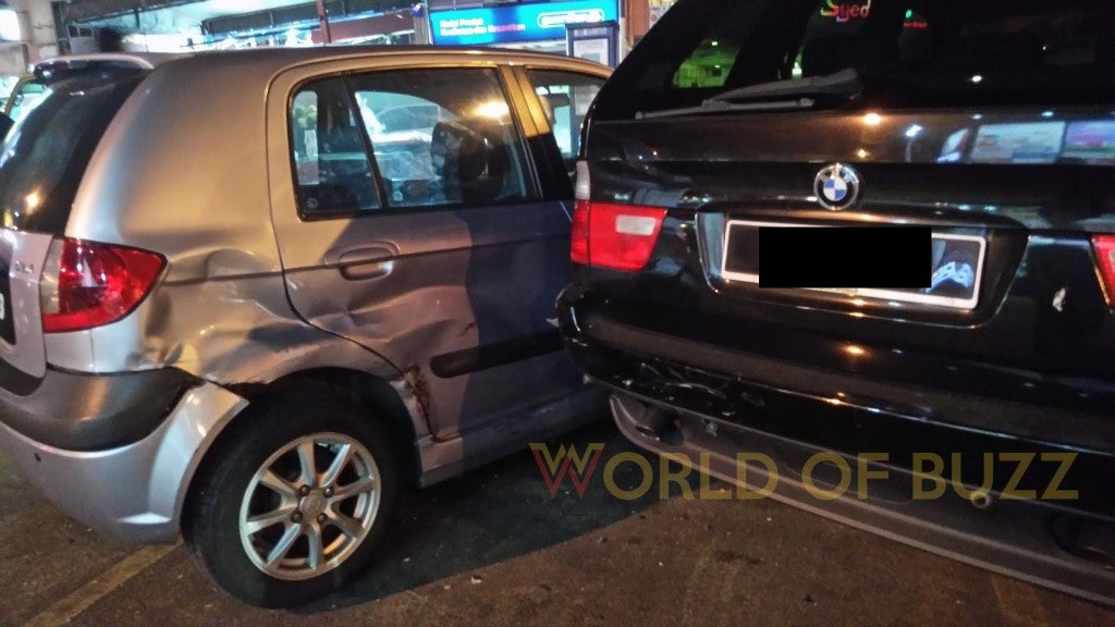 Serious Car Accident In Bangsar Causes 6 Vehicles To Be Severely Damaged - World Of Buzz 9