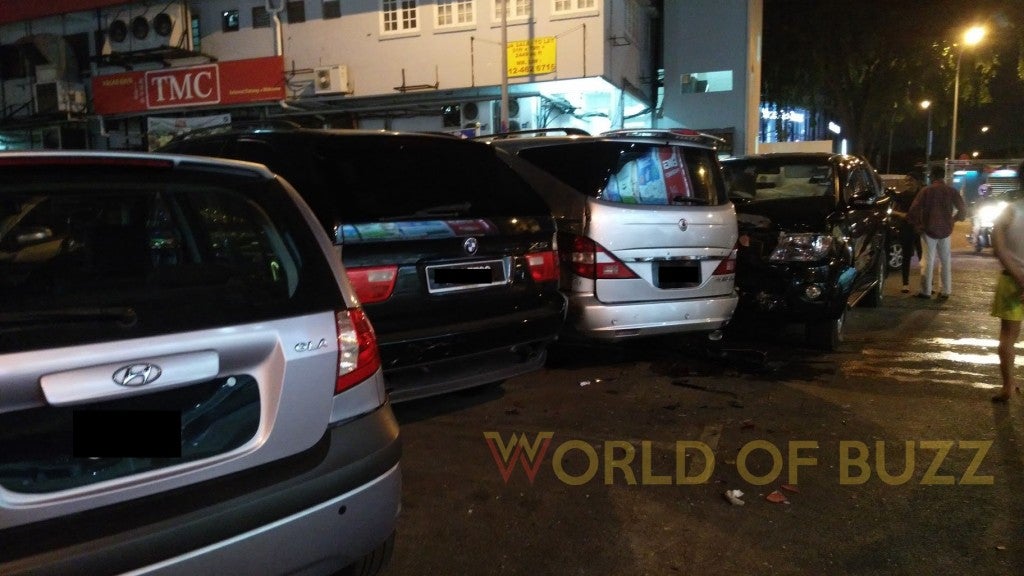 Serious Car Accident In Bangsar Causes 6 Vehicles To Be Severely Damaged - World Of Buzz 8