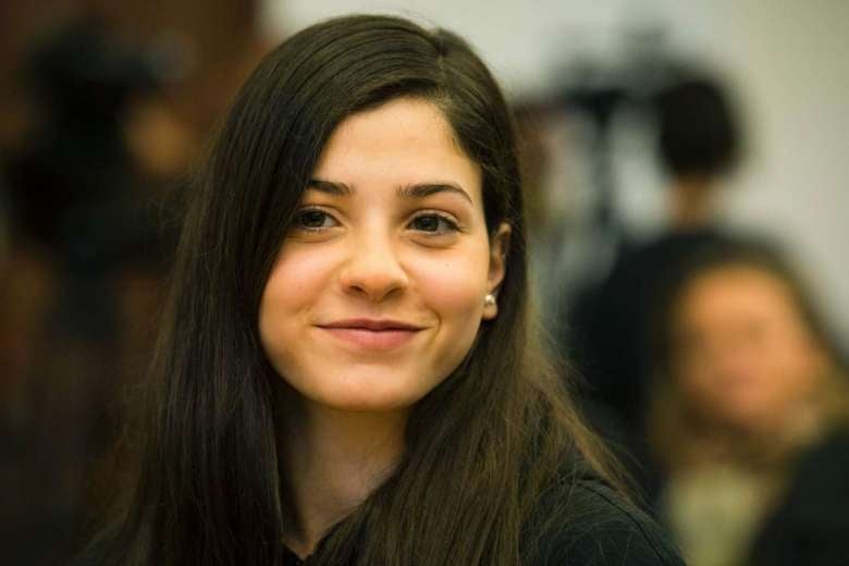 Yusra Mardini Once Swam For Her Life As A Refugee Now Swims At The Olympics - World Of Buzz 2