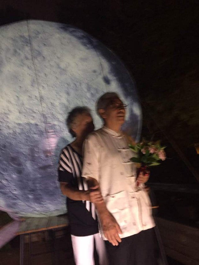 Chinese Grandfather Brought The Moon For His Wife As He Promised - World Of Buzz 3