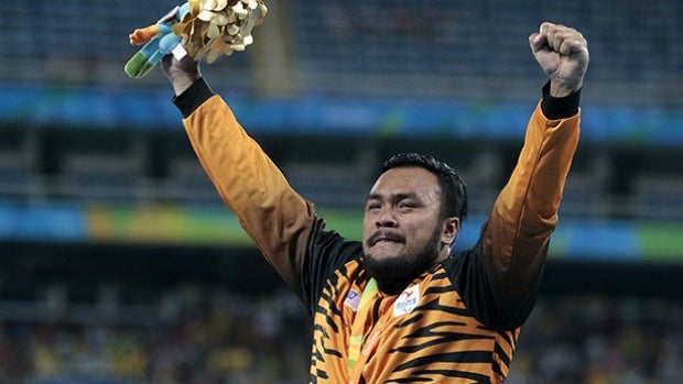 Malaysian Paralympic Gold Medalists Singing 'Negaraku' Will Break Your Heart - World Of Buzz 3
