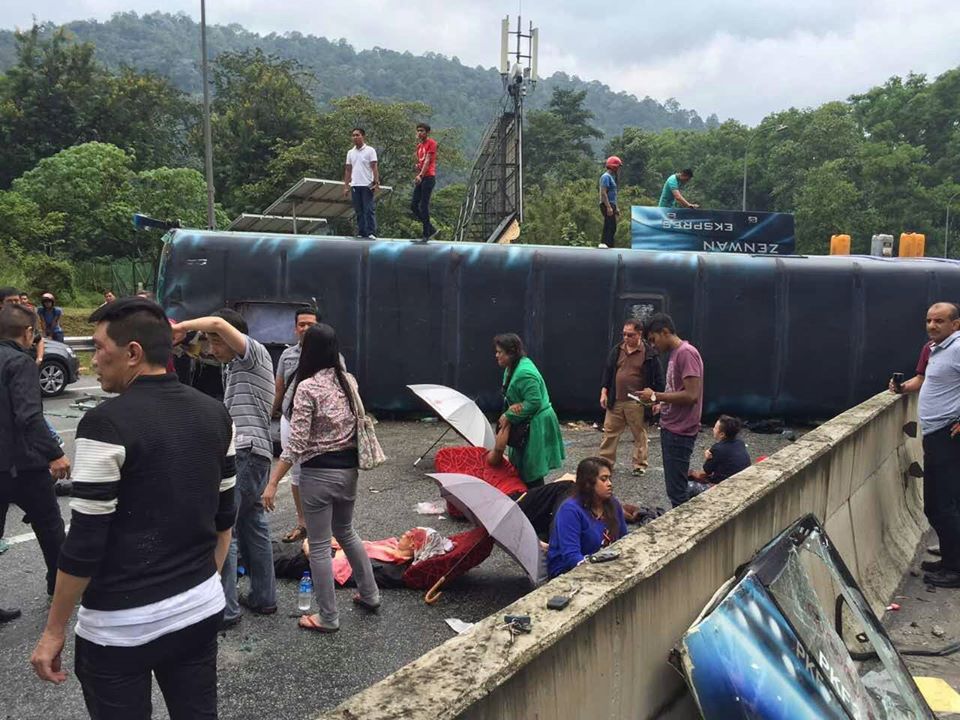They Were Bus Crash Victims In Genting But That Didn't Stop Passerby's From Stealing Their Valuables - World Of Buzz 4