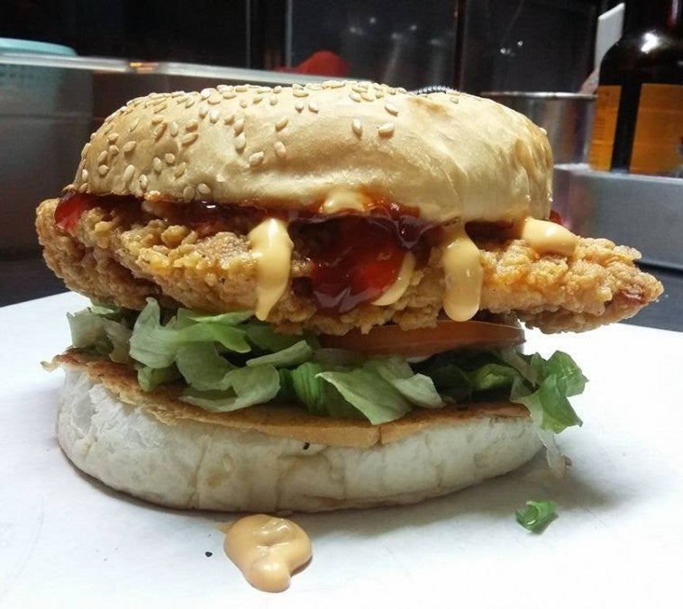 8 Burger stall in the Klang Valley that will make you drool - World Of Buzz 9