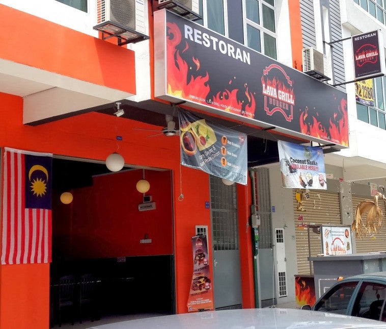 8 Burger stall in the Klang Valley that will make you drool - World Of Buzz 12