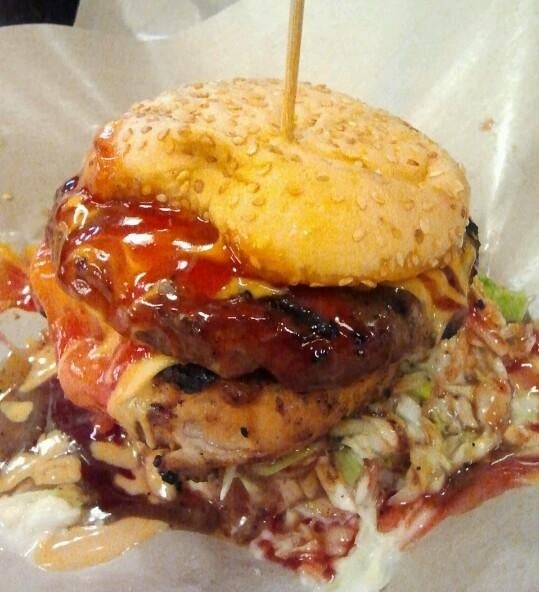 8 Burger stall in the Klang Valley that will make you drool - World Of Buzz 13