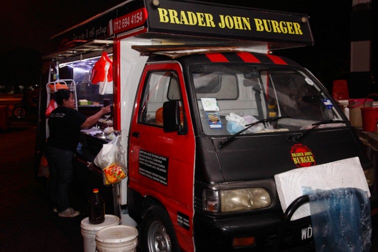8 Burger Stall In The Klang Valley That Will Make You Drool - World Of Buzz 2