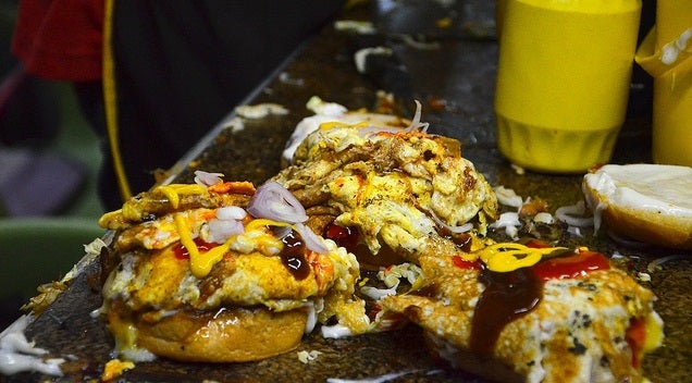 8 Burger Stall In The Klang Valley That Will Make You Drool - World Of Buzz 6
