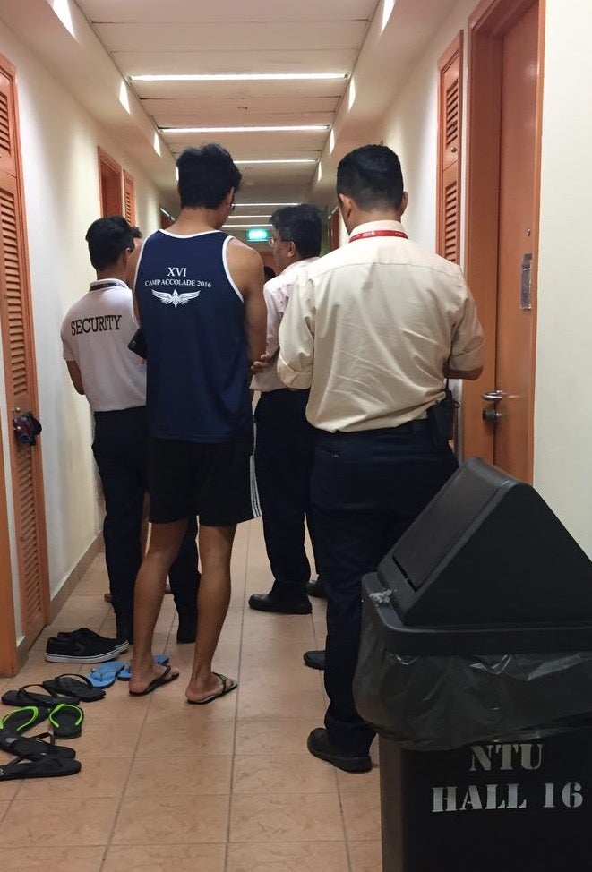 BREAKING: Singaporean Guy Suspected Of Secretly Taking Videos Of Dorm Guys While They Shower! - World Of Buzz 2
