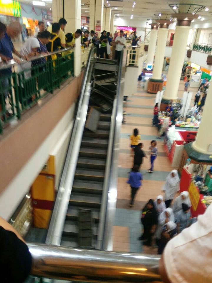 Horrifying Pictures Of Escalators In Pandan Kapital Mall Allegedly Exploded Goes Viral - World Of Buzz 2