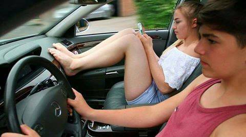 If You Like To Sit Like This In The Car, You Need To Stop Now - World Of Buzz 3