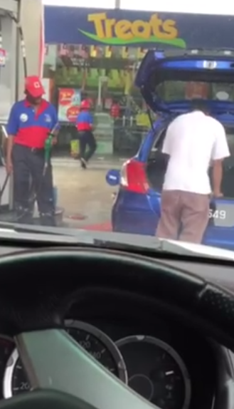 Malaysian Male Looks Like He's Humping His Car But He's Actually... - World Of Buzz 2