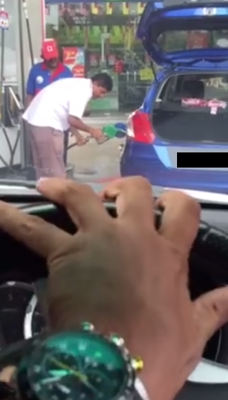 Malaysian Male Looks Like He's Humping His Car But He's Actually... - World Of Buzz