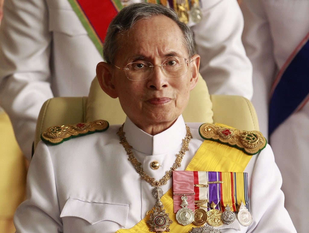 Thailand's Eccentric new King up to fill his Father's huge shoes? - World Of Buzz