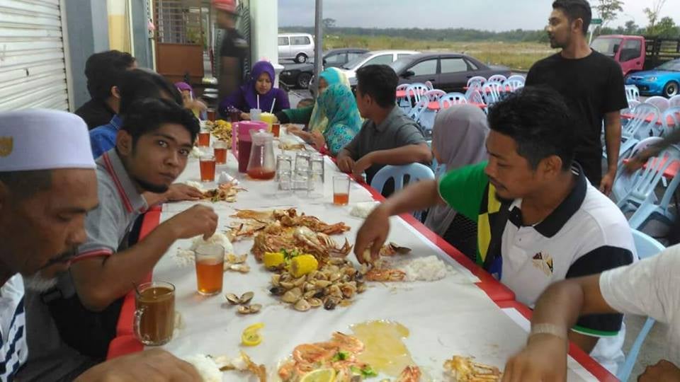 4 Best Shell Out Makan Places You'll Absolutely Have To Try In Malaysia - World Of Buzz 2