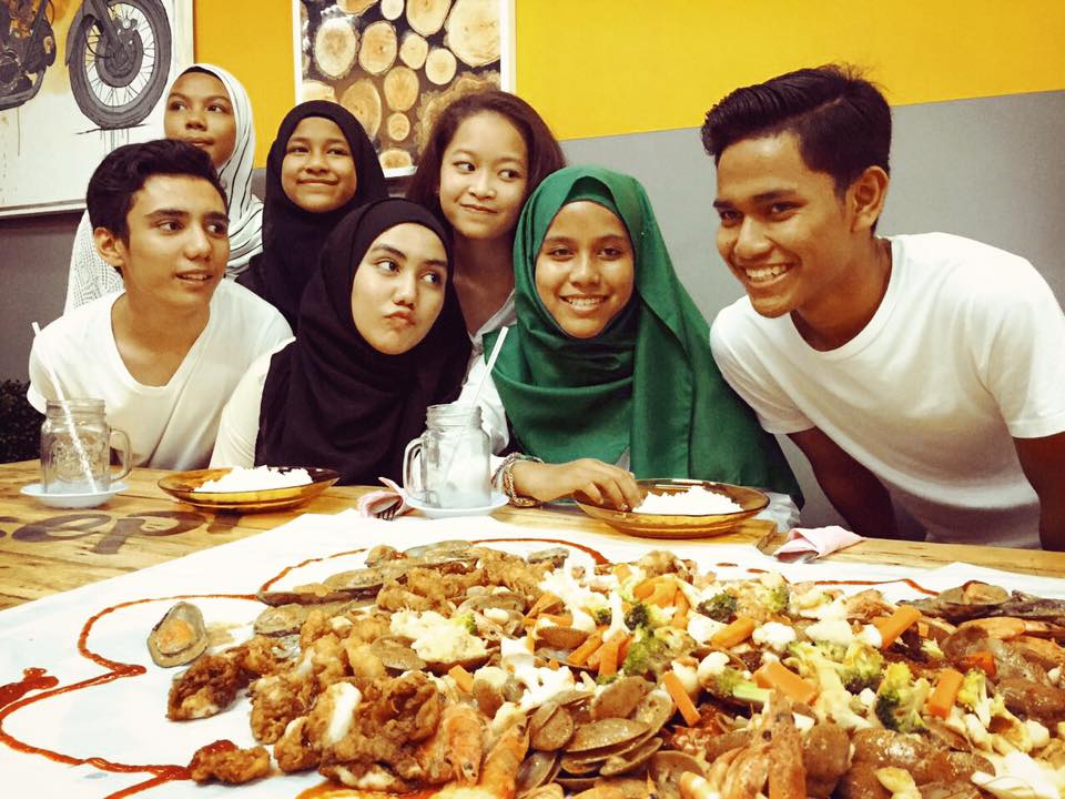 4 Best Shell Out Makan Places You'll Absolutely Have To Try In Malaysia - World Of Buzz 6