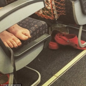 8 Dirtiest Places On An Airplane You Should Know - World Of Buzz 2