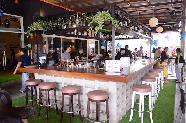 8 Restaurants In The Klang Valley Every Malaysian Alcoholic MUST Visit This Christmas - World Of Buzz 1