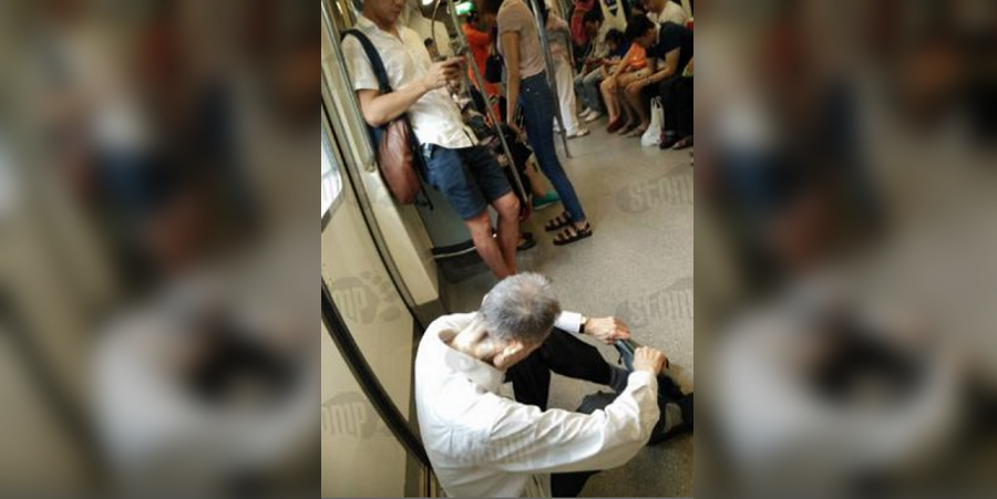 Elderly Man Forced To Sit On Train Floor After No One Offered Him A Seat - World Of Buzz 2