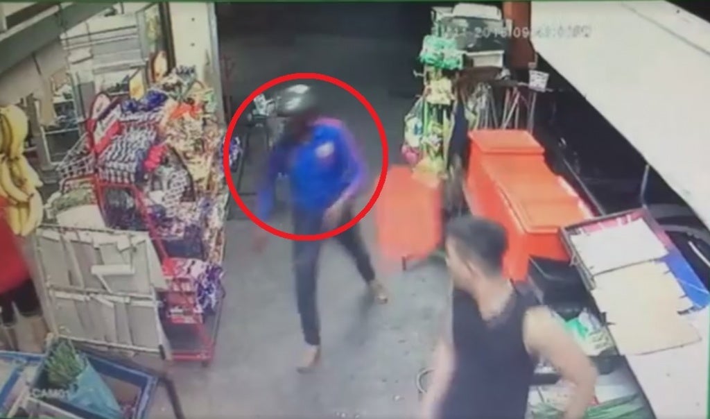 Hero Shopkeeper Defends Local Sundry Shop From Two Robbers With Machetes - World Of Buzz 1