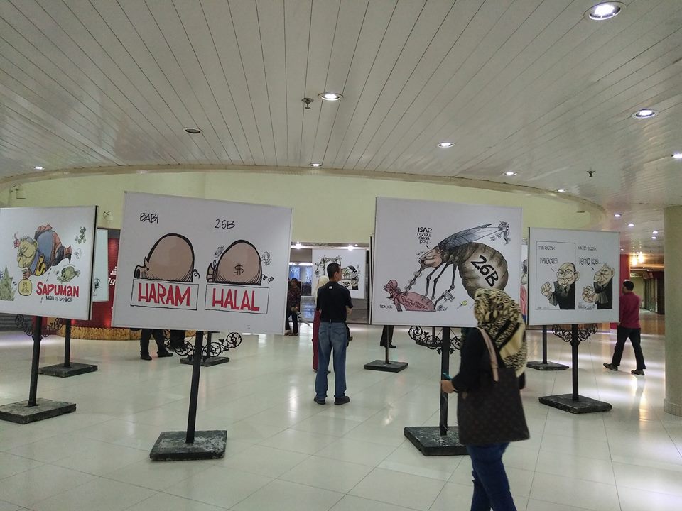 Malaysian Cartoonist Zunar ATTACKED And ARRESTED For "Insulting" Najib - World Of Buzz 6