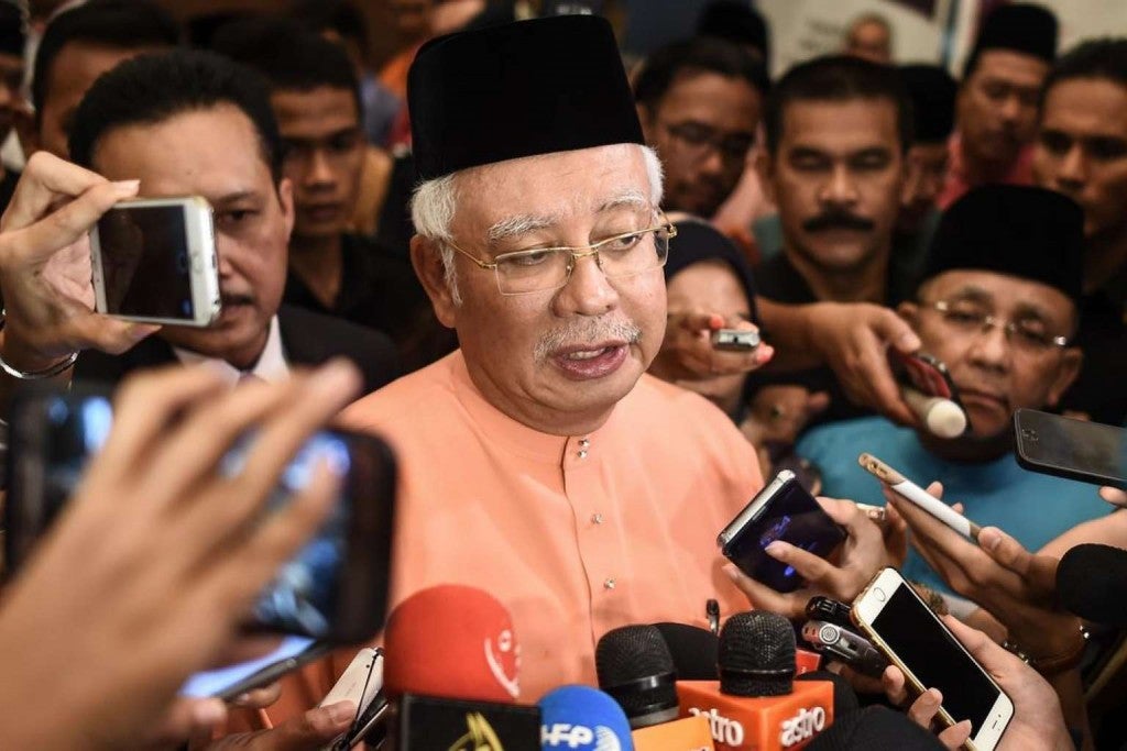Najib Razak Is Officially Asia's Worst Finance Minister Of 2016 - World Of Buzz 3