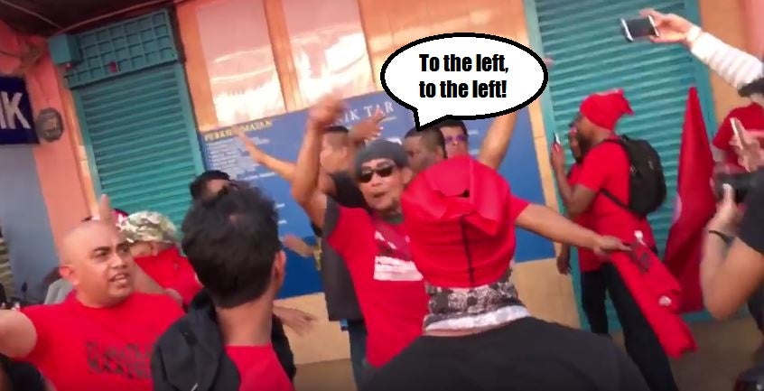 Red Shirts Forces Elderly Man Who Supports Bersih 5 To Put On Red Shirt - World Of Buzz 2