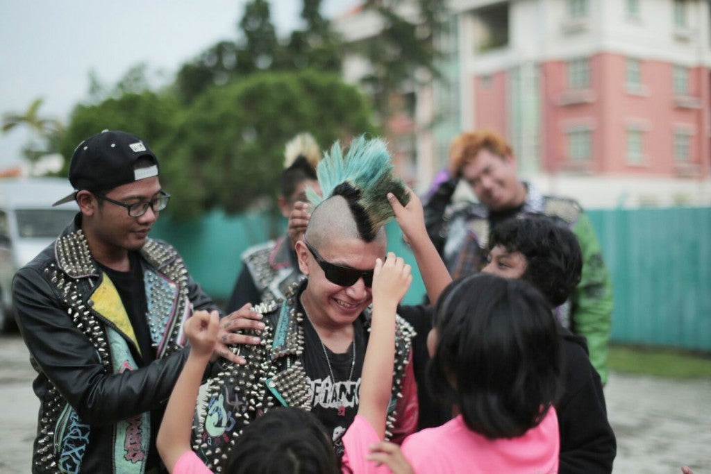 Singaporean PUNKS Donate 1 Month's Worth Of Goods To Children's Home - World Of Buzz 7