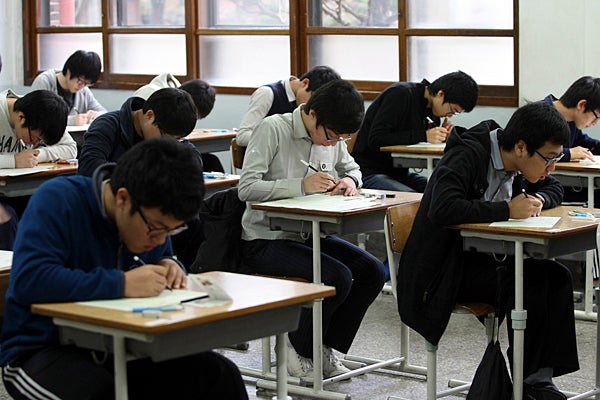This University Entrance Exam Just SHUT DOWN All Of South Korea - World Of Buzz 4