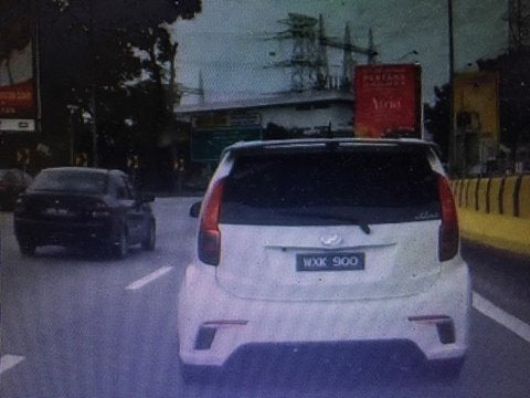 This White Myvi Caused A Massive Jam And A Six-Car Accident On The Ldp - World Of Buzz 4