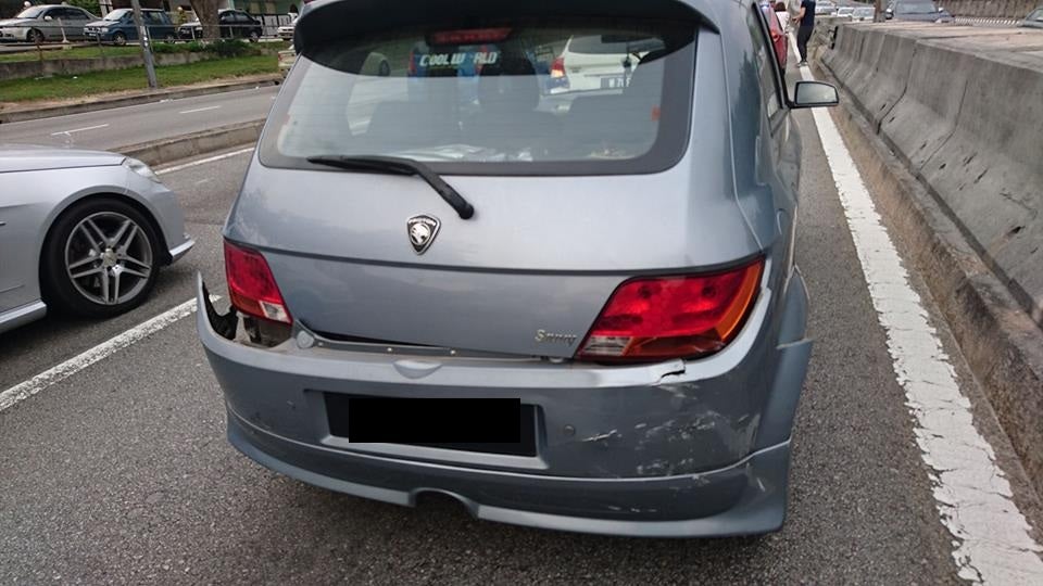 This White Myvi Caused A Massive Jam And A Six-Car Accident On The Ldp - World Of Buzz