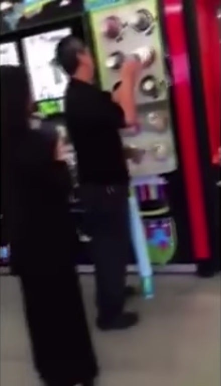 7 Eleven Shopkeeper SCREAMS At Teen And His Own Wife Over A Slurpee - World Of Buzz 6