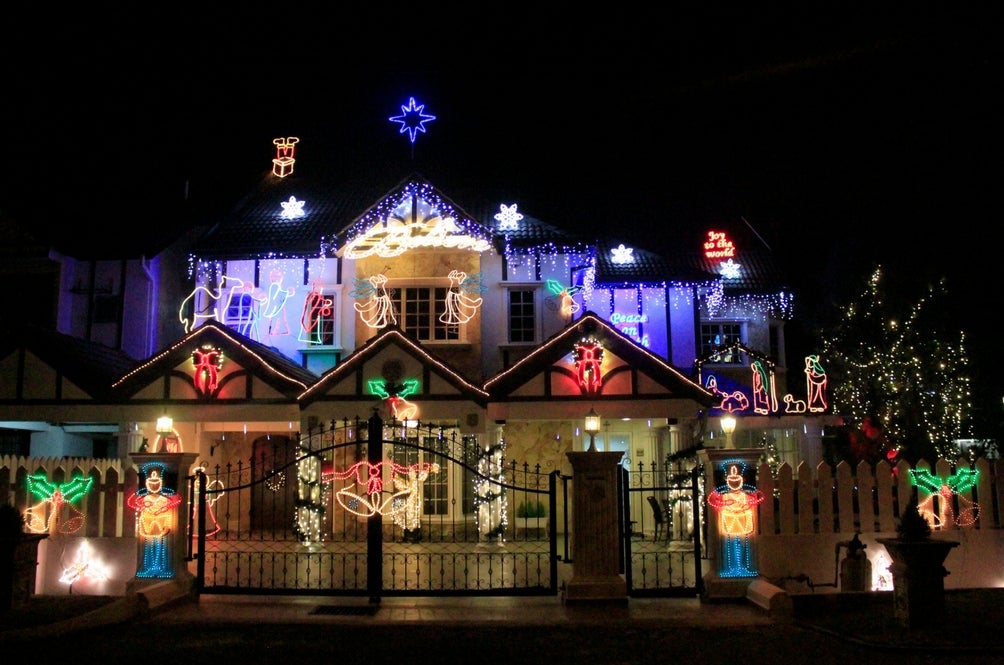 And the most epic Christmas decoration goes to... - World Of Buzz