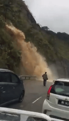 Heavy Downpour Causes Multiple Disruption Along The Road To Cameron - World Of Buzz 1